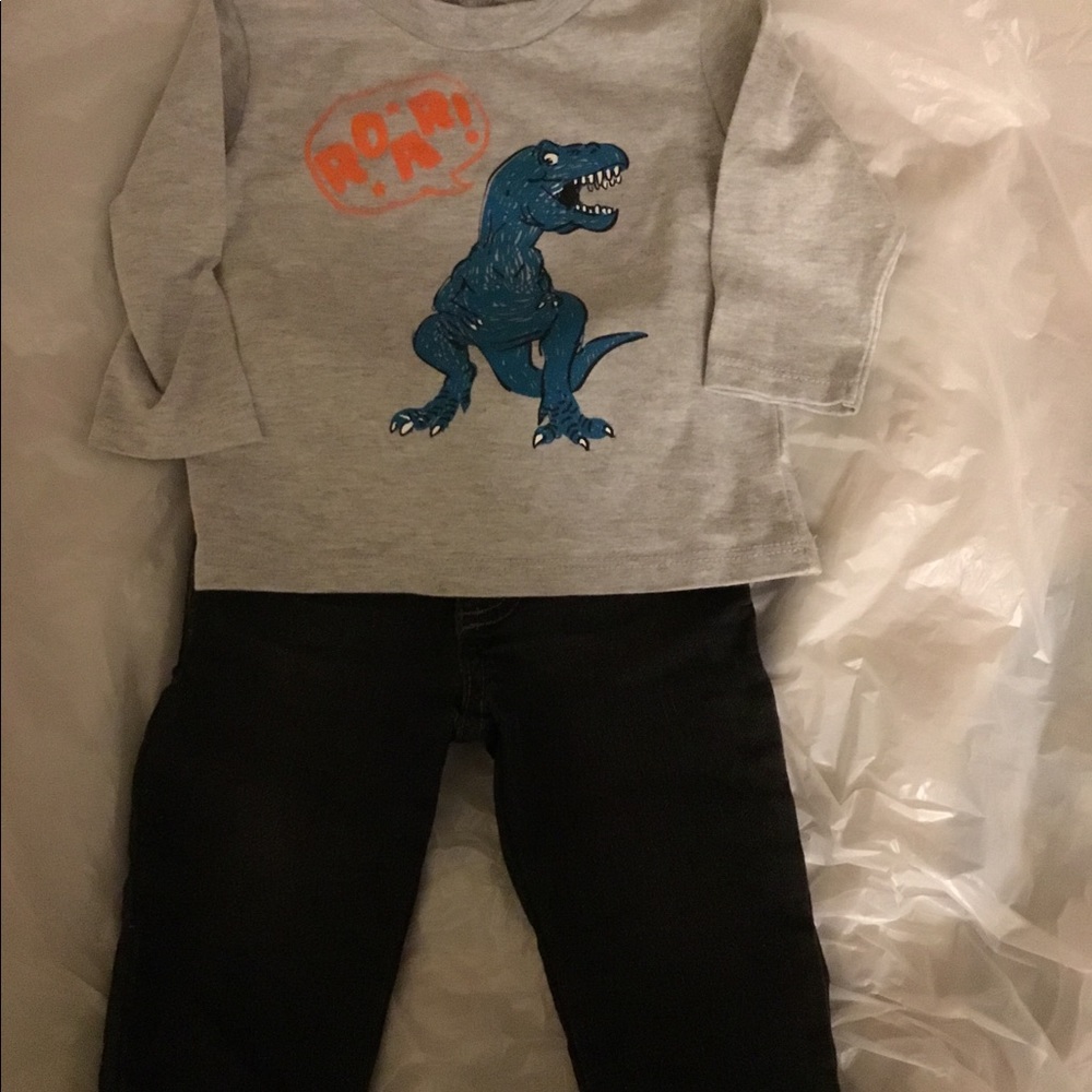 Infant Old navy Jeans size 6-9 months